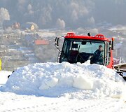 Liepkalnyje gaminamas sniegas ir lyginamos trasos