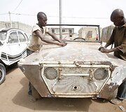 Dramblio Kaulo Krante antram gyvenimui prikeliami senoviniai automobiliai