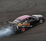 Kaskadinių automobilių triukų pasirodymas Velingbore
