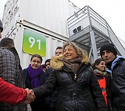 Dalis migrantų prie Kalė perkelti į jūrinius konteinerius