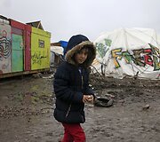 Dalis migrantų prie Kalė liko palapinėse ir savadarbiuose nameliuose