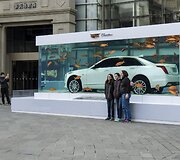 Naujasis &bdquo;Cadillac CT6&ldquo; Kinijoje pristatomas žuvų pilname akvariume