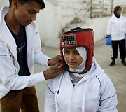 Pakistanietės boksininkės treniruojasi kad taptų profesionalėmis ir garsintų savo &scaron;alį