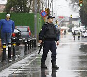 Stambule dvi užpuolikės atakavo policijos būstinę