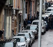 Stambule dvi užpuolikės atakavo policijos būstinę