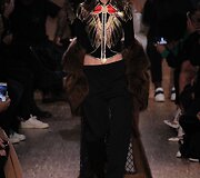 &bdquo;Gyvenchy&ldquo; 2016 m. rudens-žiemos kolekcijos modelis