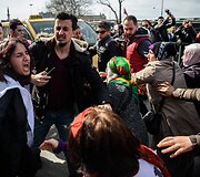 Moters dienos minėjimas Stambule baigėsi policijos &scaron;ūviais į moteris
