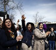 Moters dienos minėjimas Stambule baigėsi policijos &scaron;ūviais į moteris
