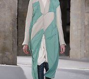&bdquo;Rick Owens&ldquo; 2016 m. rudens-žiemos kolekcijos modelis