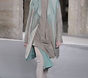 &bdquo;Rick Owens&ldquo; 2016 m. rudens-žiemos kolekcijos modelis