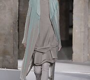&bdquo;Rick Owens&ldquo; 2016 m. rudens-žiemos kolekcijos modelis