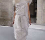 &bdquo;Rick Owens&ldquo; 2016 m. rudens-žiemos kolekcijos modelis