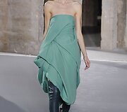 &bdquo;Rick Owens&ldquo; 2016 m. rudens-žiemos kolekcijos modelis