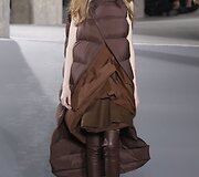 &bdquo;Rick Owens&ldquo; 2016 m. rudens-žiemos kolekcijos modelis