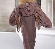 &bdquo;Rick Owens&ldquo; 2016 m. rudens-žiemos kolekcijos modelis