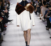&bdquo;Christian Dior&ldquo; 2016 m. rudens-žiemos kolekcijos modelis