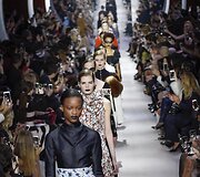 &bdquo;Christian Dior&ldquo; 2016 m. rudens-žiemos kolekcijos modelis