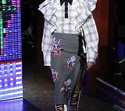 &bdquo;Kenzo&ldquo; 2016 m. rudens-žiemos kolekcijos modelis