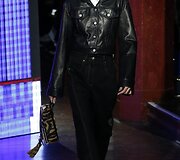 &bdquo;Kenzo&ldquo; 2016 m. rudens-žiemos kolekcijos modelis