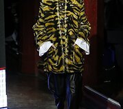 &bdquo;Kenzo&ldquo; 2016 m. rudens-žiemos kolekcijos modelis