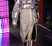 &bdquo;Kenzo&ldquo; 2016 m. rudens-žiemos kolekcijos modelis