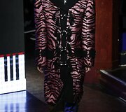 &bdquo;Kenzo&ldquo; 2016 m. rudens-žiemos kolekcijos modelis