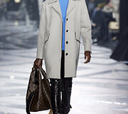 &bdquo;Louis Vuitton&ldquo; 2016 m. rudens-žiemos kolekcijos modelis