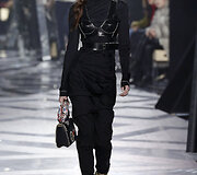 &bdquo;Louis Vuitton&ldquo; 2016 m. rudens-žiemos kolekcijos modelis