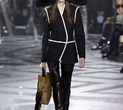 &bdquo;Louis Vuitton&ldquo; 2016 m. rudens-žiemos kolekcijos modelis