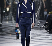 &bdquo;Louis Vuitton&ldquo; 2016 m. rudens-žiemos kolekcijos modelis