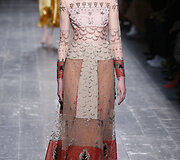 &bdquo;Valentino&ldquo; 2016 m. rudens-žiemos kolekcijos modelis