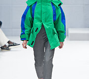 &bdquo;Balenciaga&ldquo; 2016 m. rudens-žiemos kolekcijos modelis