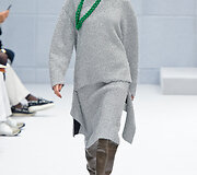 &bdquo;Balenciaga&ldquo; 2016 m. rudens-žiemos kolekcijos modelis