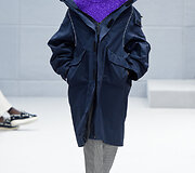 &bdquo;Balenciaga&ldquo; 2016 m. rudens-žiemos kolekcijos modelis