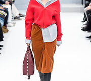&bdquo;Balenciaga&ldquo; 2016 m. rudens-žiemos kolekcijos modelis