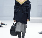 &bdquo;Balenciaga&ldquo; 2016 m. rudens-žiemos kolekcijos modelis
