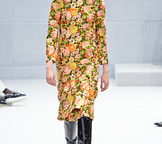 &bdquo;Balenciaga&ldquo; 2016 m. rudens-žiemos kolekcijos modelis