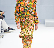 &bdquo;Balenciaga&ldquo; 2016 m. rudens-žiemos kolekcijos modelis