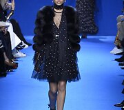 &bdquo;Elie Saab&ldquo; 2016 m. rudens-žiemos kolekcijos modelis