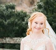 Modelio Madeline Stuart romanti&scaron;ka fotosesija