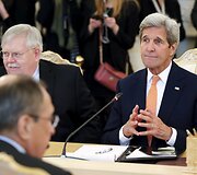 Johnas Kerry susitiko su Sergejumi Lavrovu