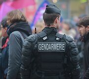Prancūzijoje dėl darbo reformų protestuojantys demonstrantai susirėmė su policija