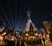 Hario Poterio mėgėjams atidarytas Hogvartsą primenantis teminis parkas