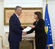 Kosovo ekspremjeras Thaci prisaikdintas &scaron;alies prezidentu
