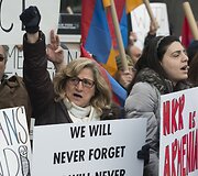 Armėnijoje į demonstraciją dėl neramumų Kalnų Karabache susirinko tūkstančiai