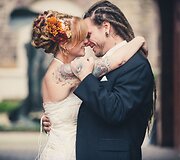 Tatuiruotos nuotakos laužo stereotipus