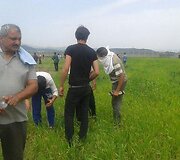 Makedonijos policija a&scaron;arinėmis dujomis vaikė migrantus prie sienos su Graikija
