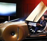 Nyderlandų karalius naujame BMW automobilyje