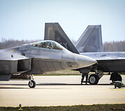 Lietuvoje &ndash; moderniausi pasaulyje JAV naikintuvai F-22 &bdquo;Raptor&ldquo;