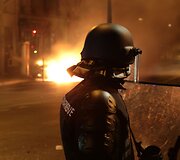 Paryžiuje tęsiasi demonstrantų ir policijos susirėmimai